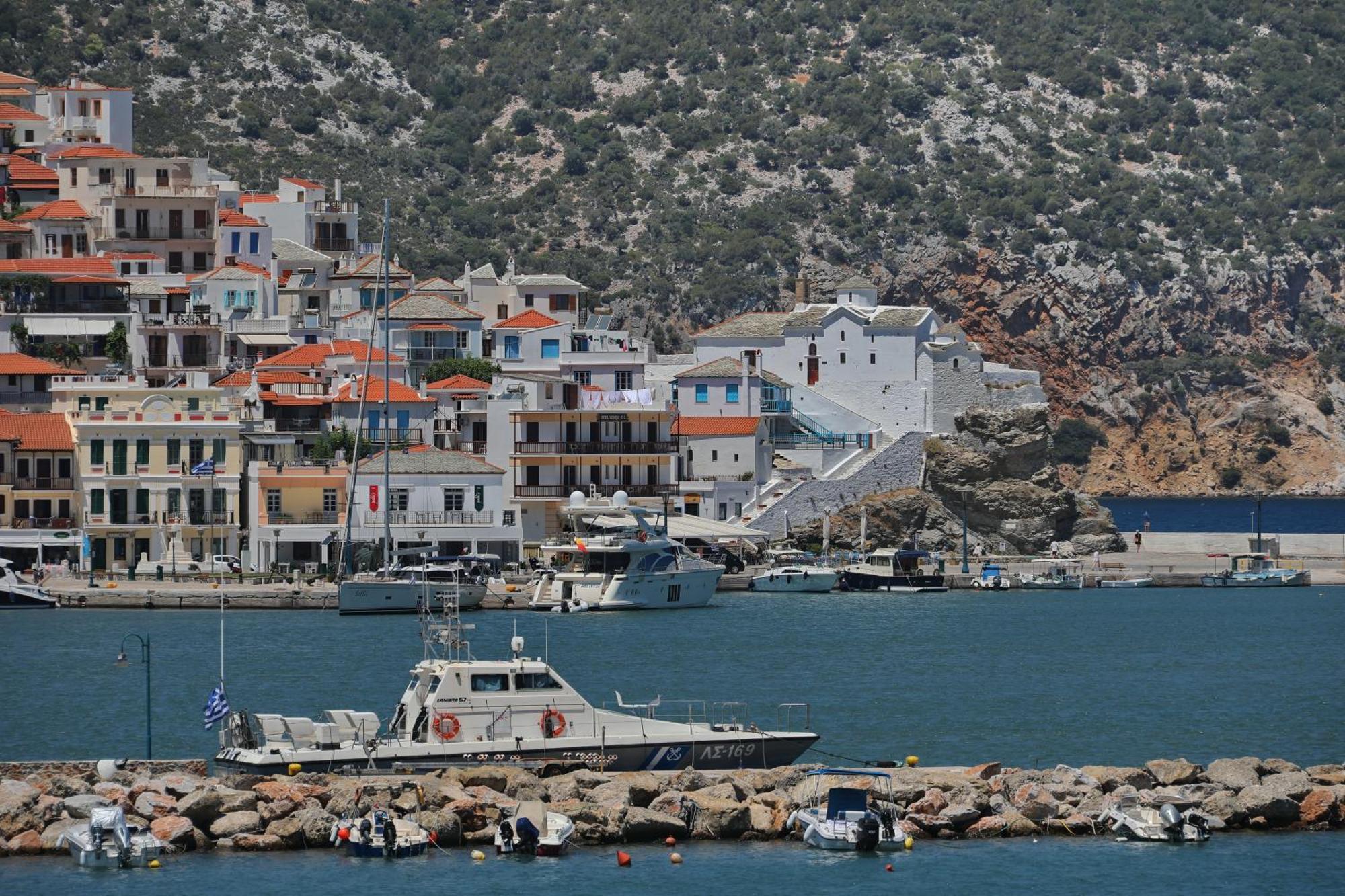 Mamma Mia Hotel สโกเปลอสทาวน์ ภายนอก รูปภาพ