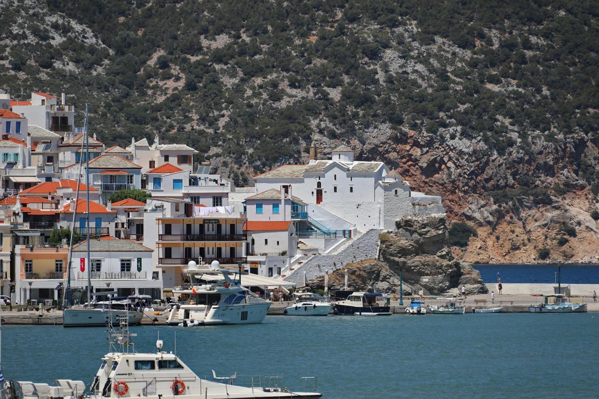 Mamma Mia Hotel สโกเปลอสทาวน์ ภายนอก รูปภาพ