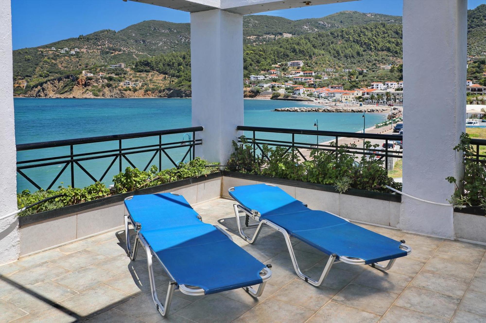 Mamma Mia Hotel สโกเปลอสทาวน์ ภายนอก รูปภาพ