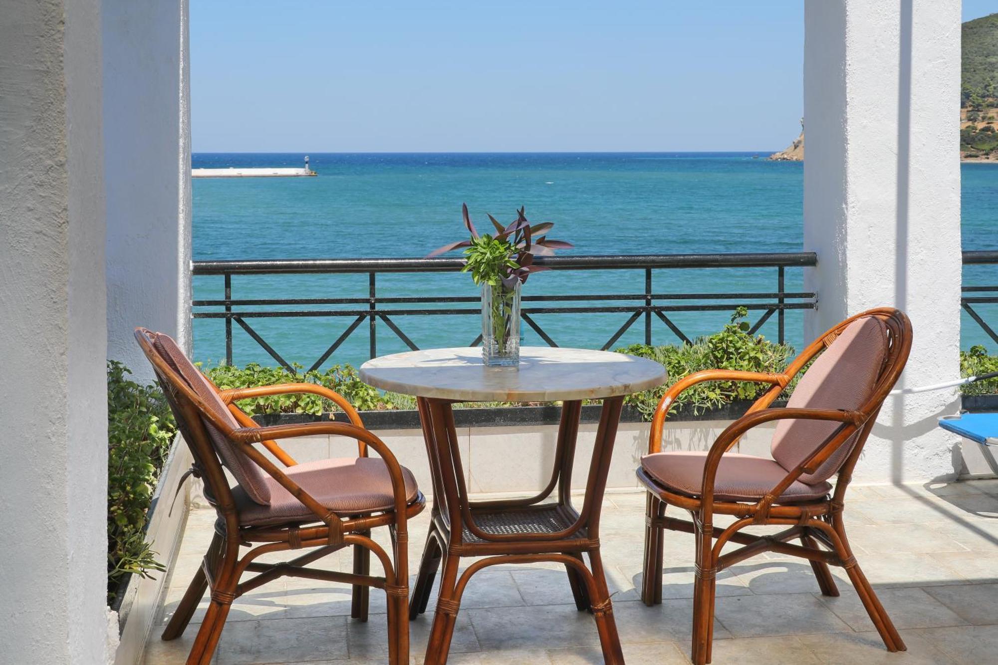 Mamma Mia Hotel สโกเปลอสทาวน์ ภายนอก รูปภาพ