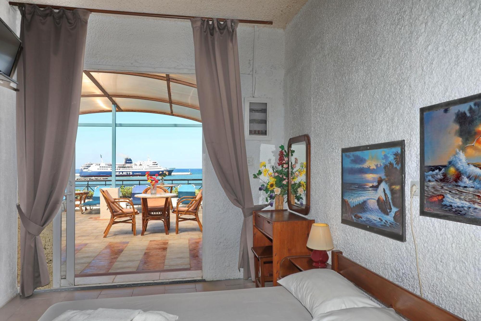 Mamma Mia Hotel สโกเปลอสทาวน์ ภายนอก รูปภาพ
