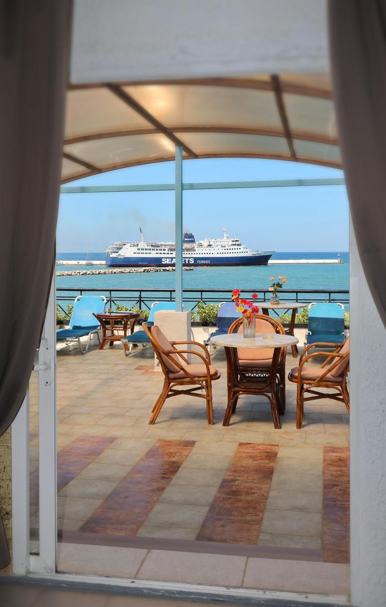 Mamma Mia Hotel สโกเปลอสทาวน์ ภายนอก รูปภาพ