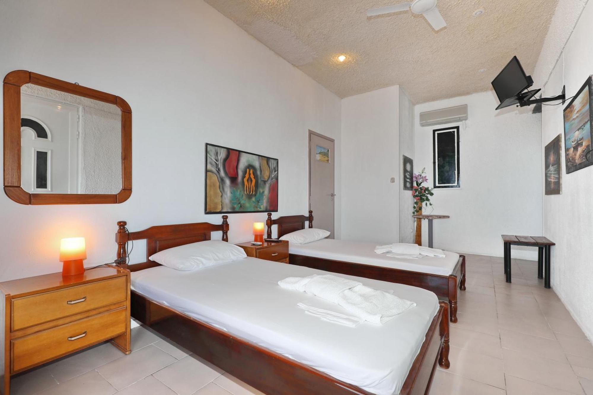 Mamma Mia Hotel สโกเปลอสทาวน์ ภายนอก รูปภาพ