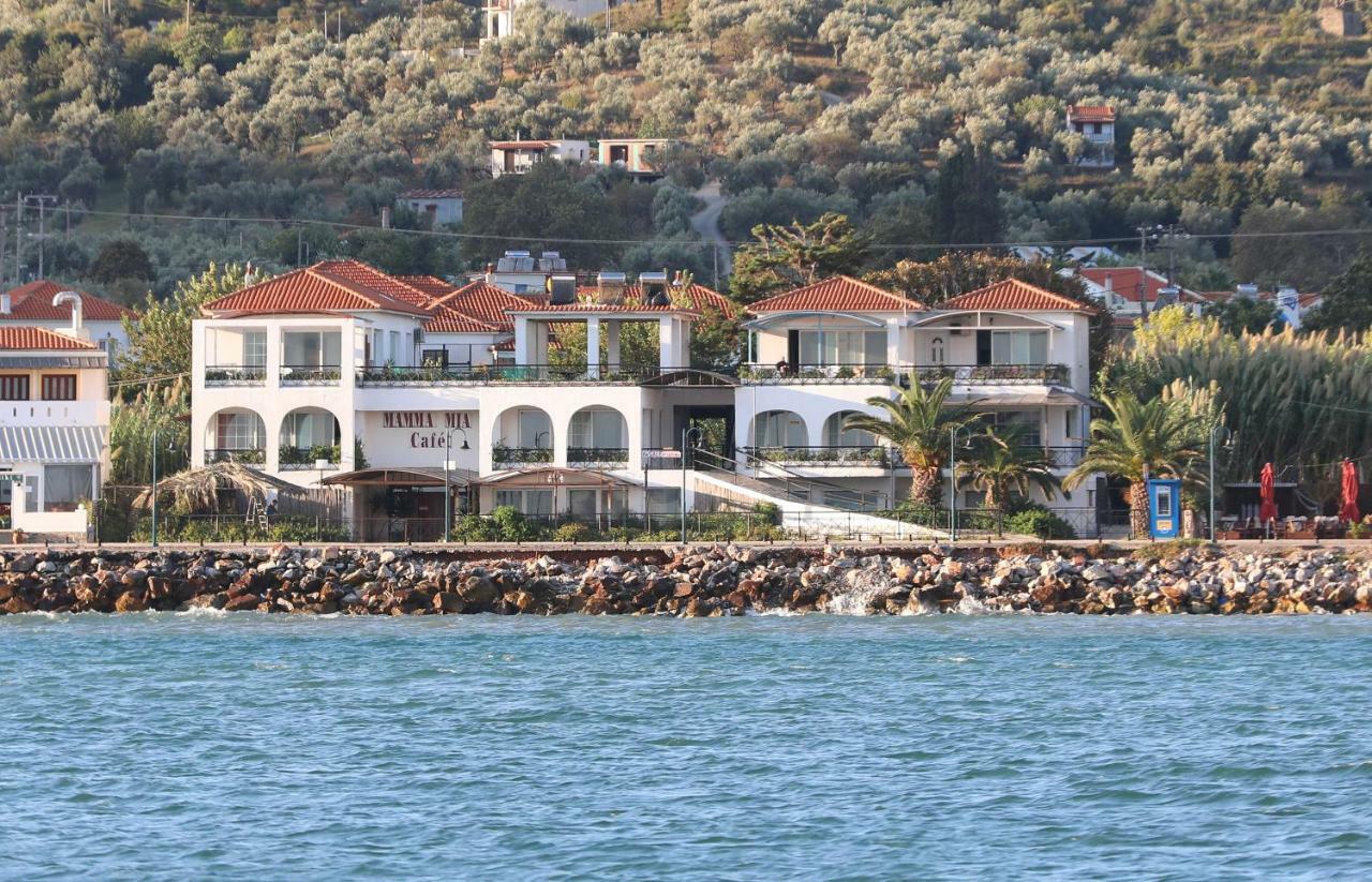 Mamma Mia Hotel สโกเปลอสทาวน์ ภายนอก รูปภาพ