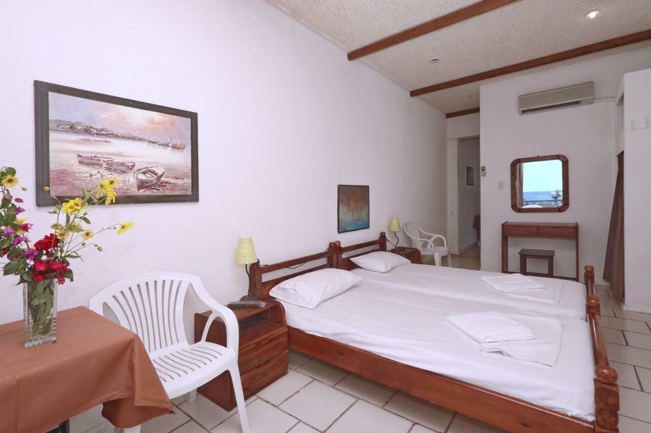 Mamma Mia Hotel สโกเปลอสทาวน์ ภายนอก รูปภาพ