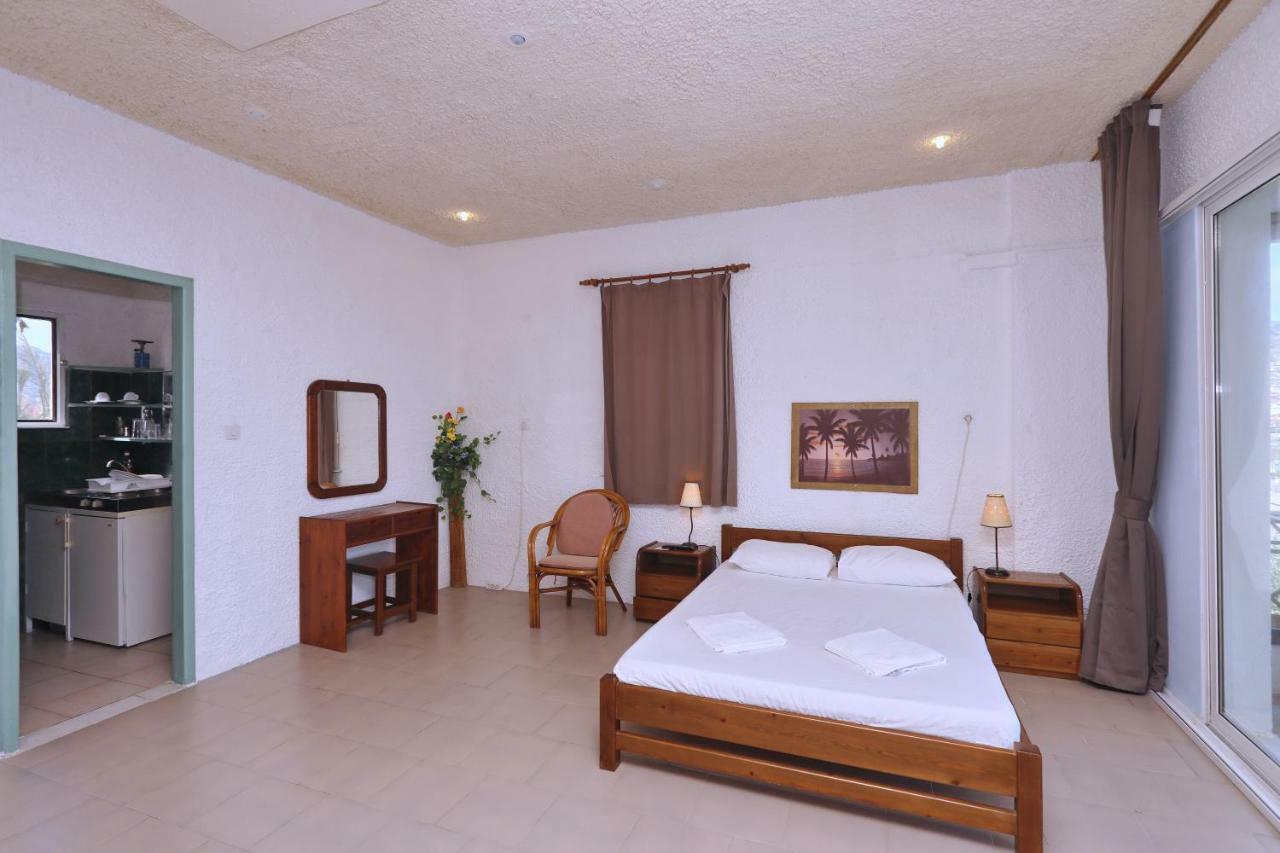 Mamma Mia Hotel สโกเปลอสทาวน์ ภายนอก รูปภาพ