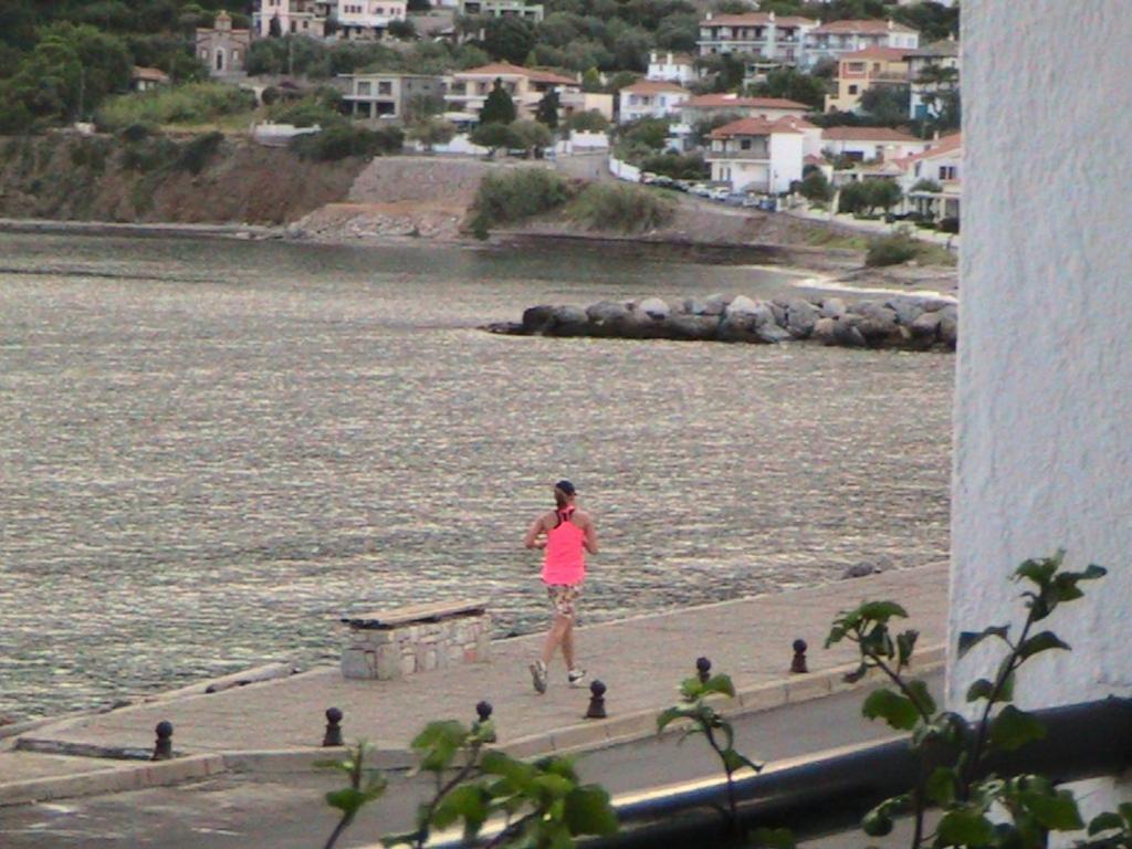 Mamma Mia Hotel สโกเปลอสทาวน์ ภายนอก รูปภาพ
